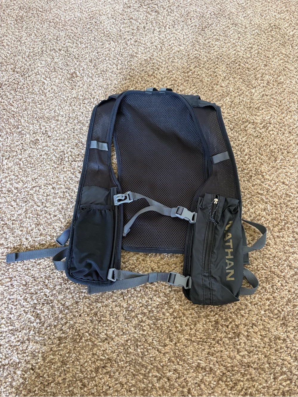Nathan Running Vest